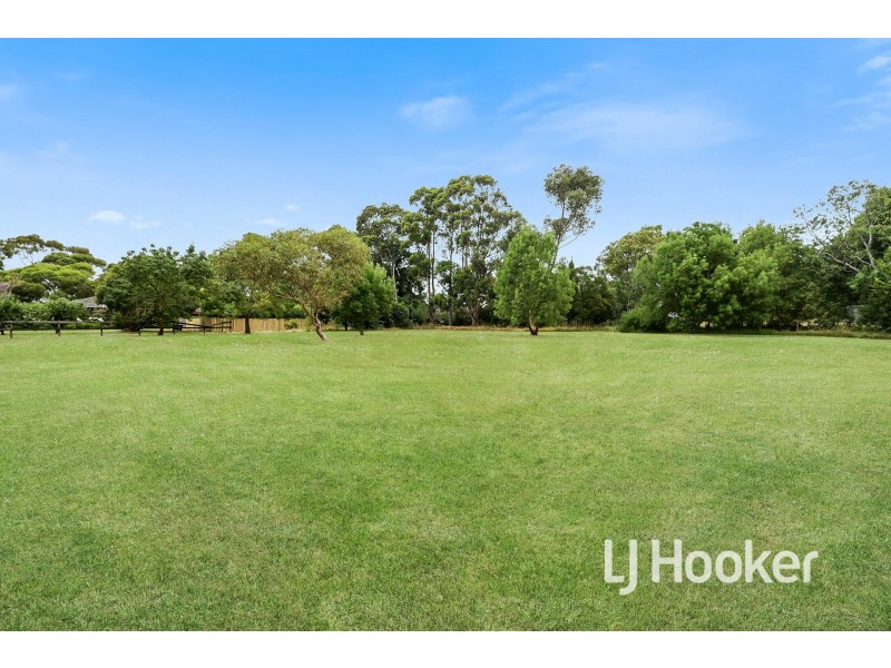 23 Collison Road, Cranbourne East VIC 3977