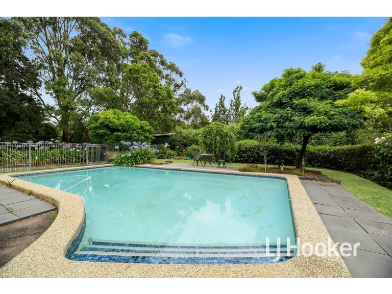 23 Collison Road, Cranbourne East VIC 3977