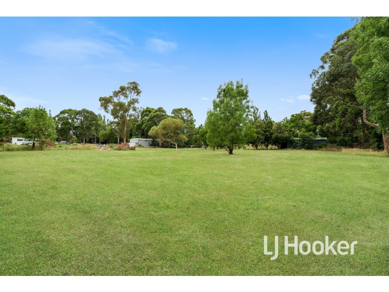 23 Collison Road, Cranbourne East VIC 3977