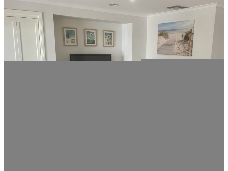 13 Carnavon Street, Cranbourne East VIC 3977