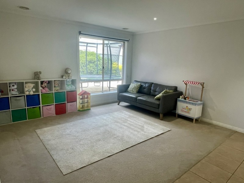 13 Carnavon Street, Cranbourne East VIC 3977