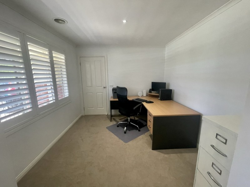 13 Carnavon Street, Cranbourne East VIC 3977