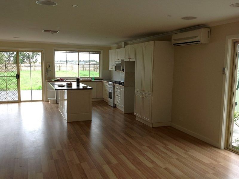 8 Collison Road, Cranbourne VIC 3977