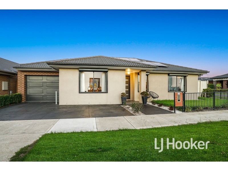 23 Parkgate Drive, Clyde North VIC 3978