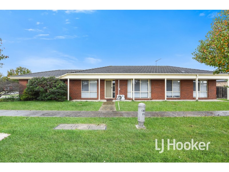 39 Bellbrae Crescent, Cranbourne West VIC 3977