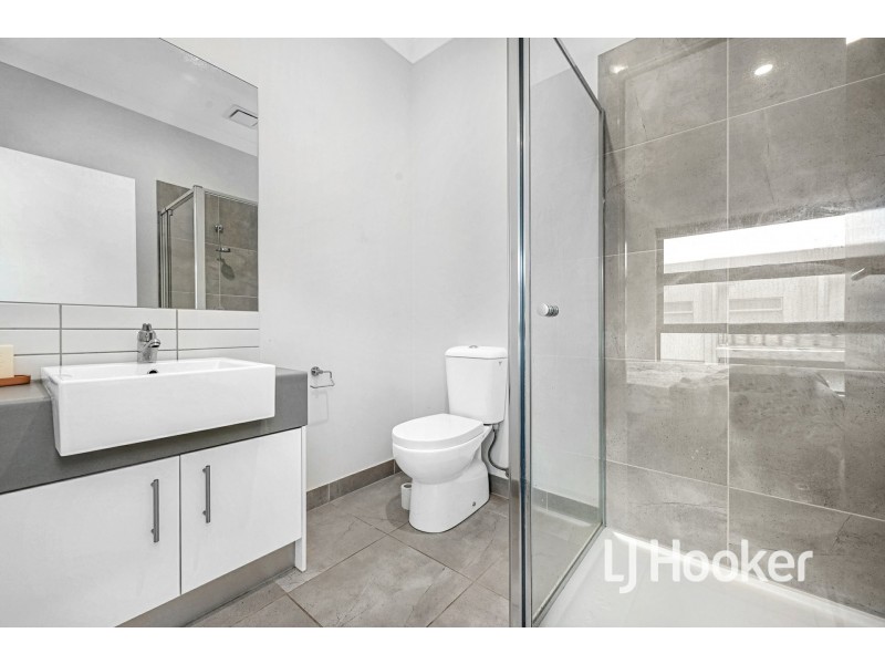 26 Tanino Road, Cranbourne West VIC 3977