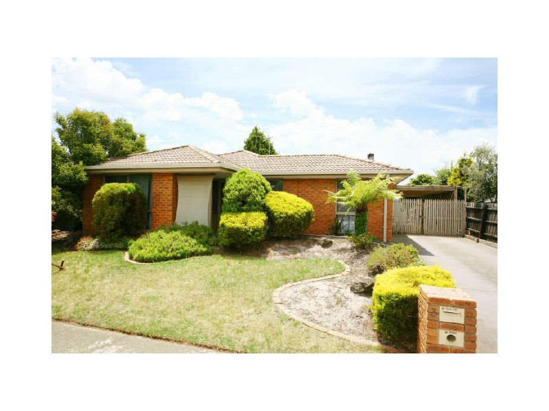 39 Toirram Crescent, Cranbourne VIC 3977