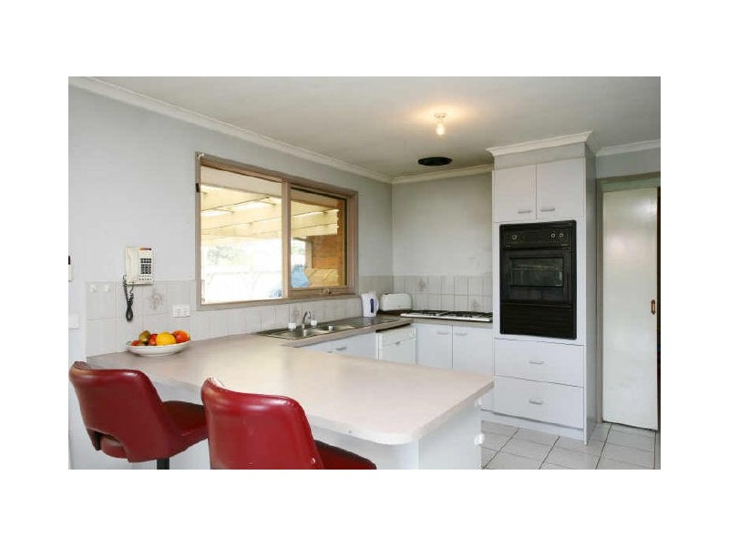39 Toirram Crescent, Cranbourne VIC 3977