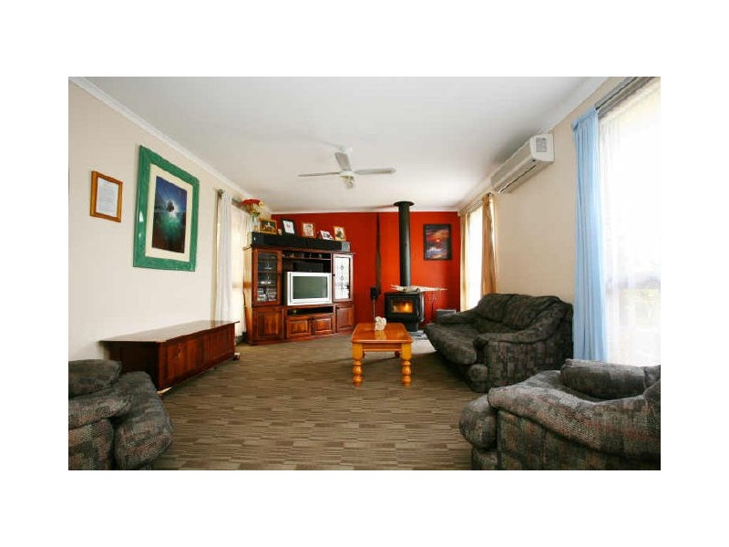 39 Toirram Crescent, Cranbourne VIC 3977