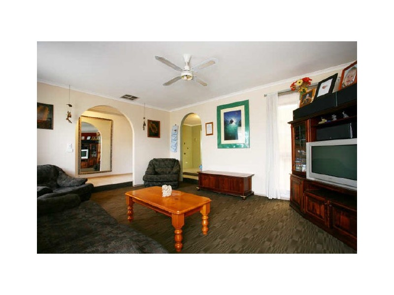 39 Toirram Crescent, Cranbourne VIC 3977