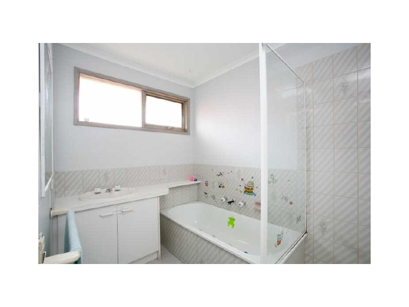 39 Toirram Crescent, Cranbourne VIC 3977
