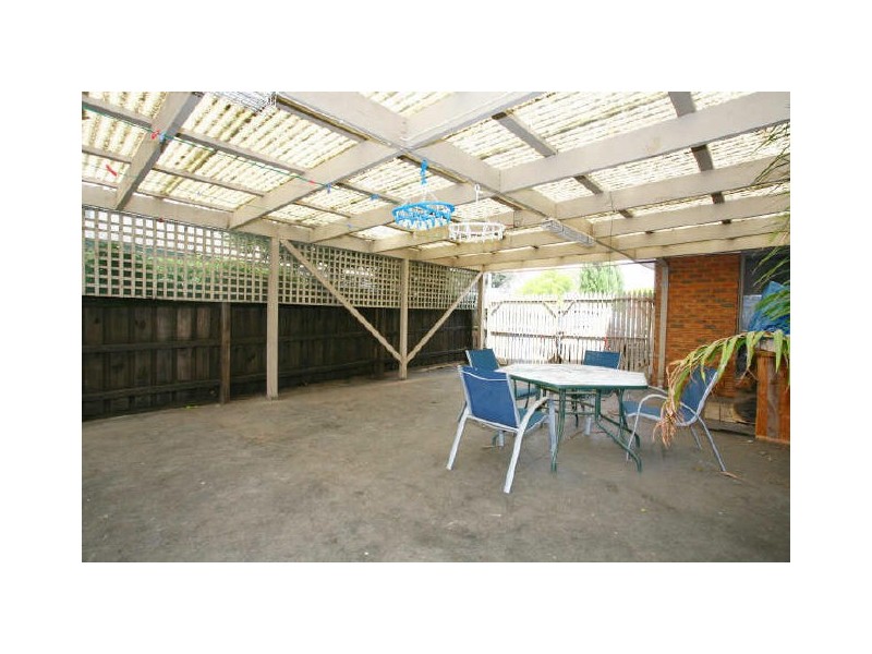 39 Toirram Crescent, Cranbourne VIC 3977