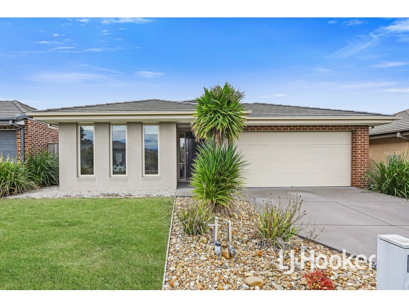 4 Native Retreat, Cranbourne East VIC 3977