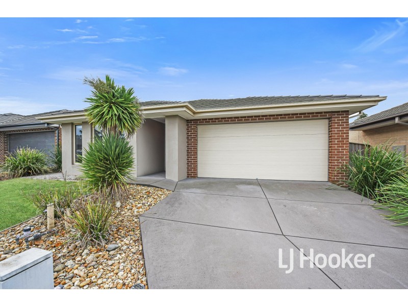 4 Native Retreat, Cranbourne East VIC 3977