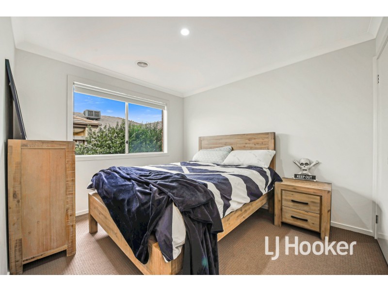 4 Native Retreat, Cranbourne East VIC 3977