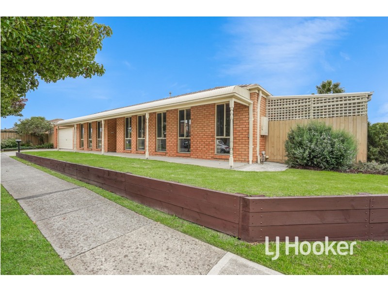 1 Kells Close, Cranbourne East VIC 3977