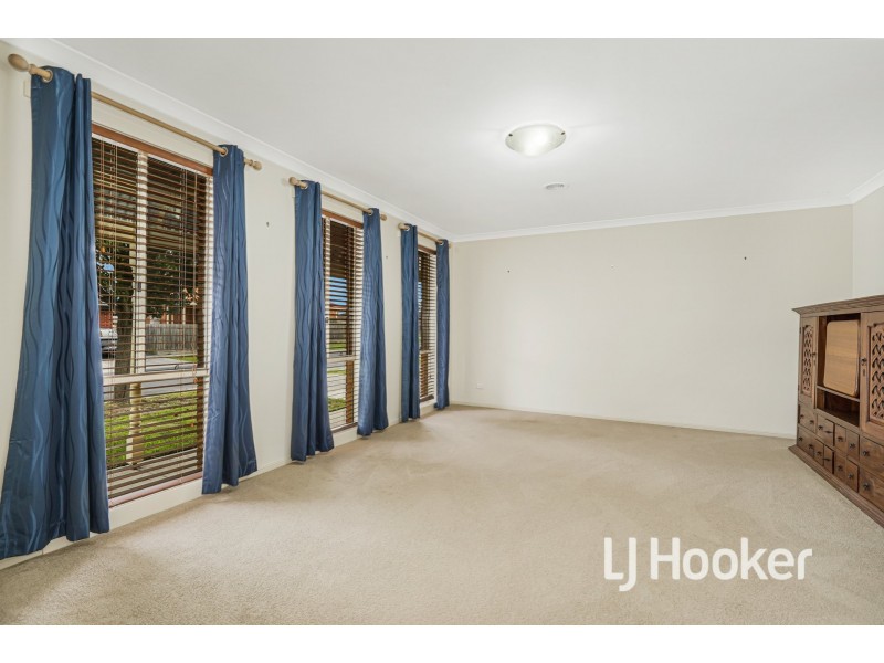 1 Kells Close, Cranbourne East VIC 3977
