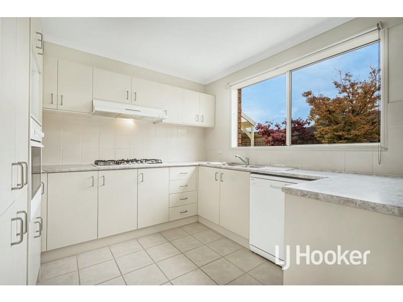 1 Kells Close, Cranbourne East VIC 3977