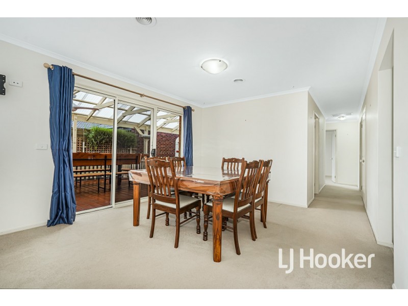 1 Kells Close, Cranbourne East VIC 3977