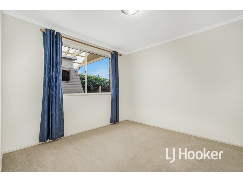 1 Kells Close, Cranbourne East VIC 3977