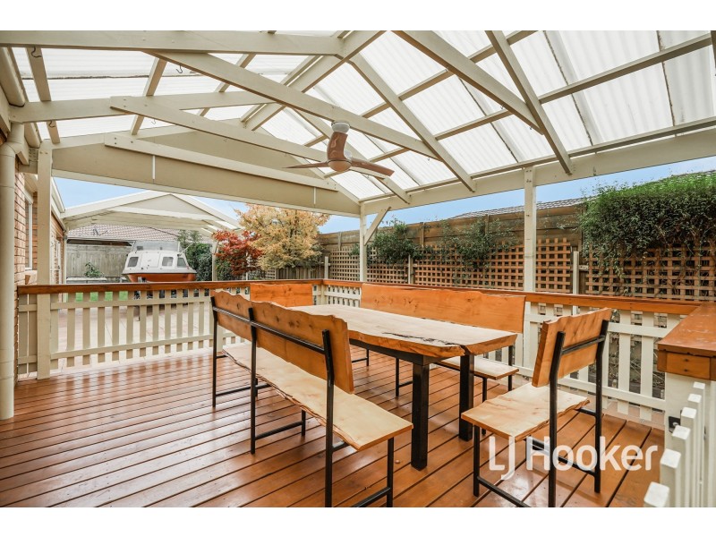 1 Kells Close, Cranbourne East VIC 3977