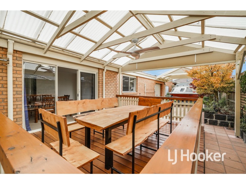 1 Kells Close, Cranbourne East VIC 3977