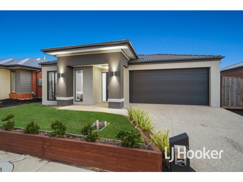 280 Heather Grove, Clyde North VIC 3978