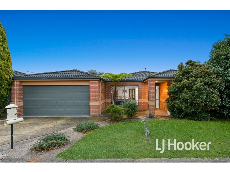 8 Furze court, Cranbourne West VIC 3977