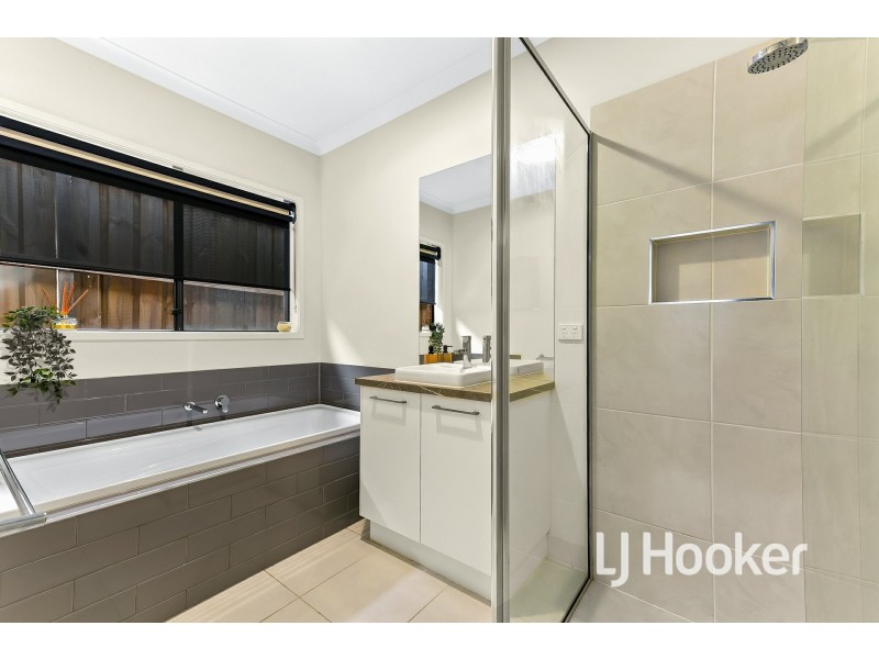 14 Aspire Avenue, Clyde North VIC 3978