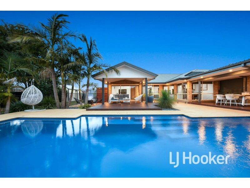 38 Cherryhills Drive, Cranbourne VIC 3977