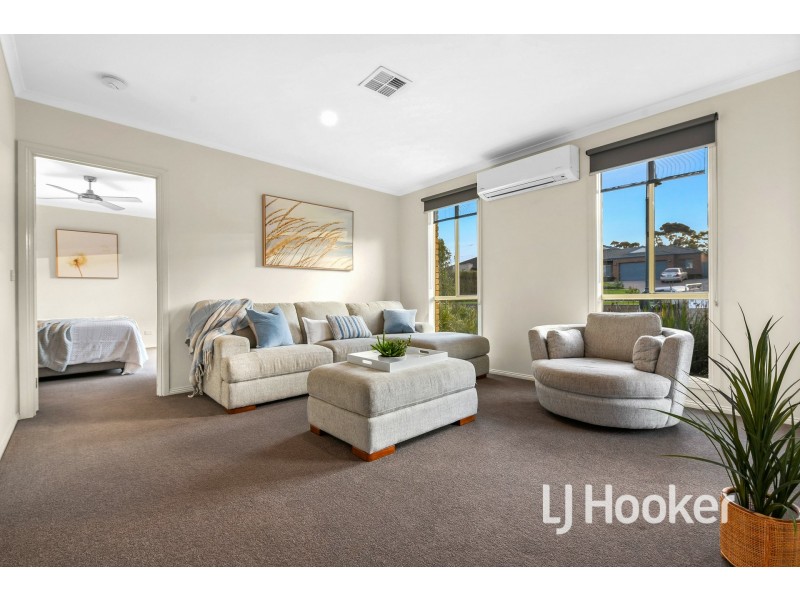 38 Cherryhills Drive, Cranbourne VIC 3977