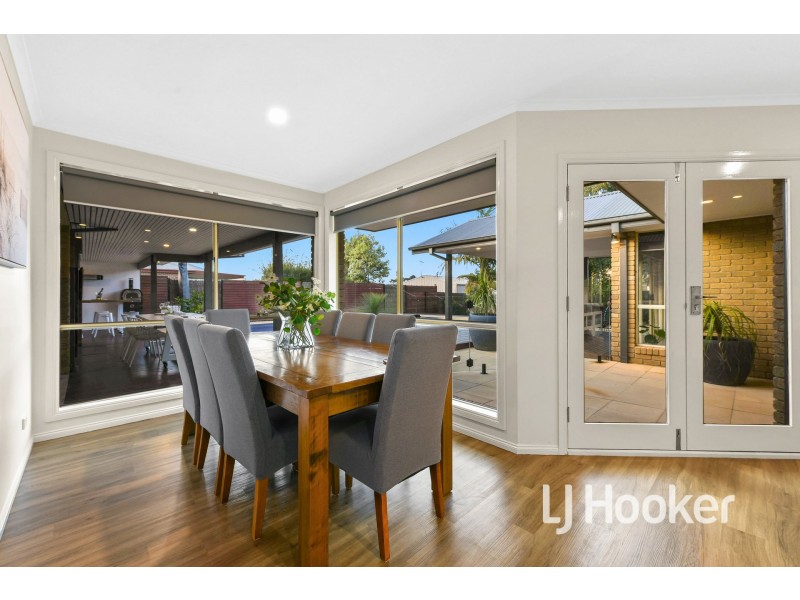 38 Cherryhills Drive, Cranbourne VIC 3977