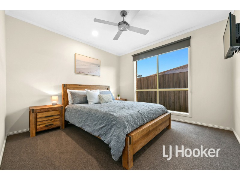 38 Cherryhills Drive, Cranbourne VIC 3977