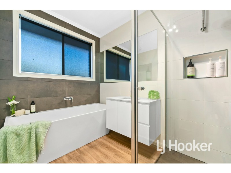 38 Cherryhills Drive, Cranbourne VIC 3977