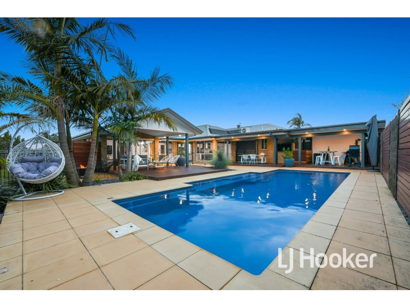 38 Cherryhills Drive, Cranbourne VIC 3977