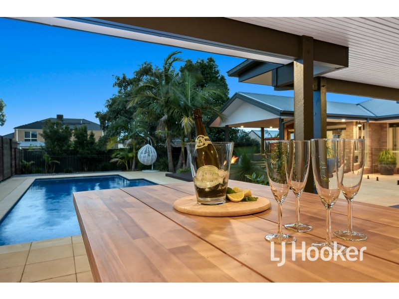 38 Cherryhills Drive, Cranbourne VIC 3977