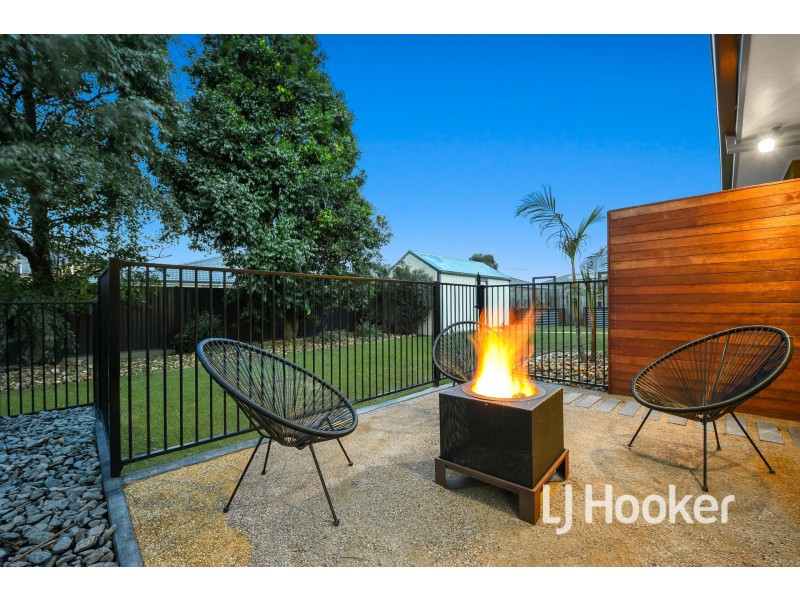 38 Cherryhills Drive, Cranbourne VIC 3977