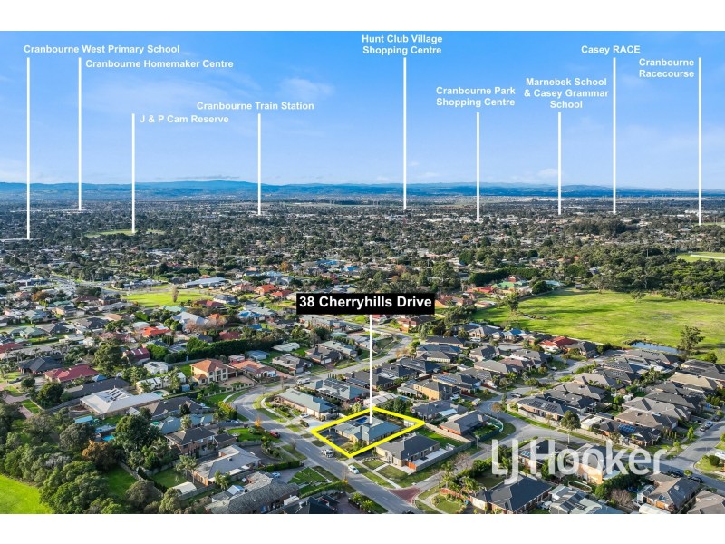 38 Cherryhills Drive, Cranbourne VIC 3977