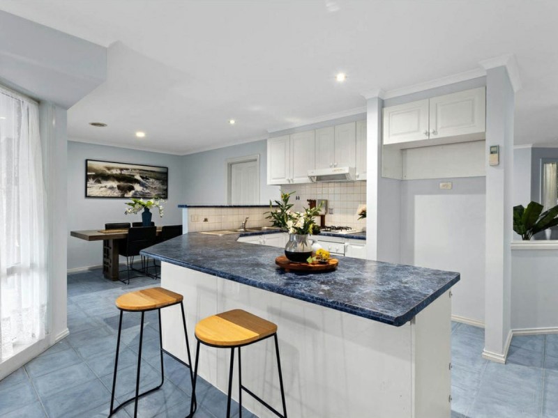 35 Paterson Drive, Lynbrook VIC 3975