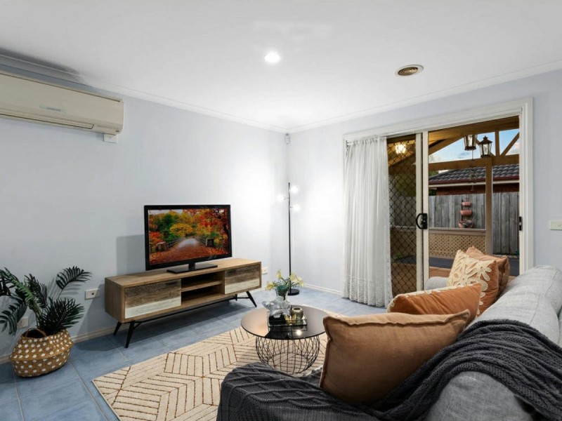 35 Paterson Drive, Lynbrook VIC 3975