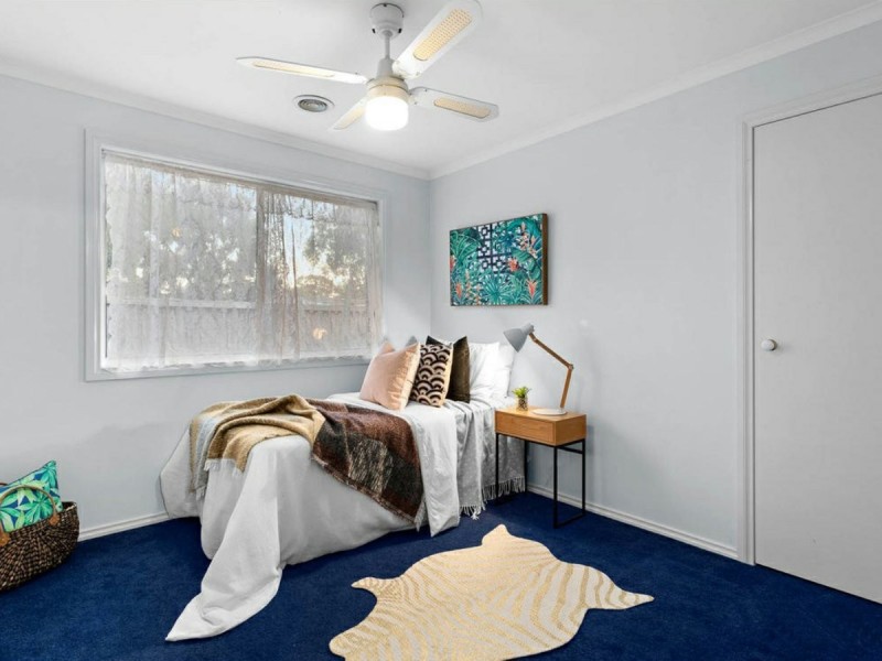 35 Paterson Drive, Lynbrook VIC 3975