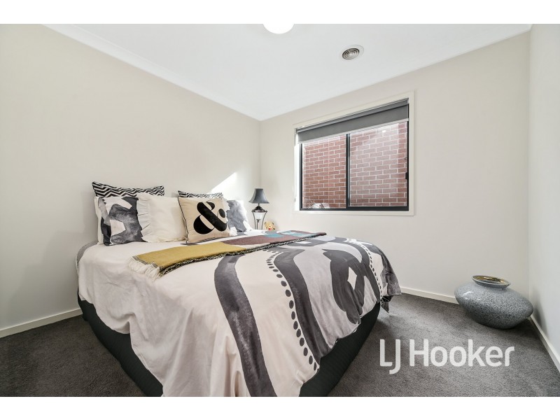 28 Chesney Circuit, Clyde VIC 3978