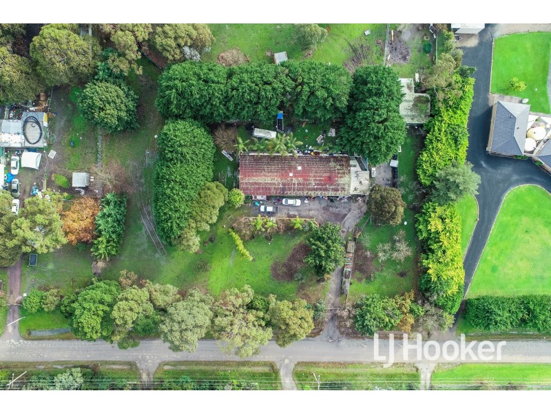 15 Collison Road, Cranbourne East VIC 3977