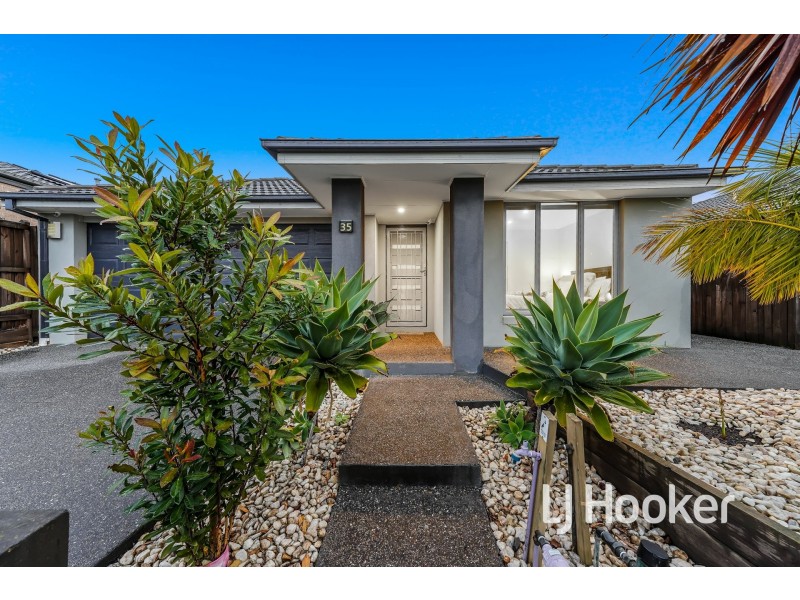 35 George Frederick Road, Cranbourne West VIC 3977