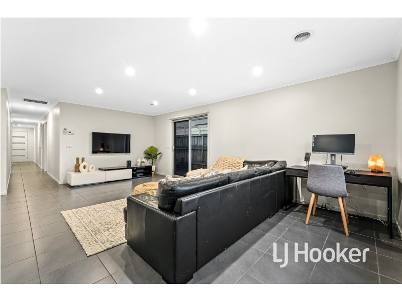 35 George Frederick Road, Cranbourne West VIC 3977