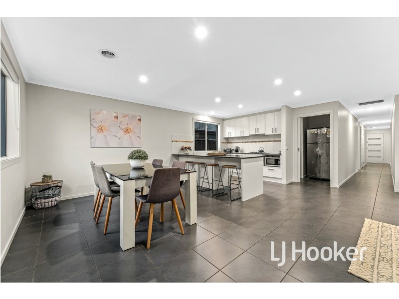 35 George Frederick Road, Cranbourne West VIC 3977