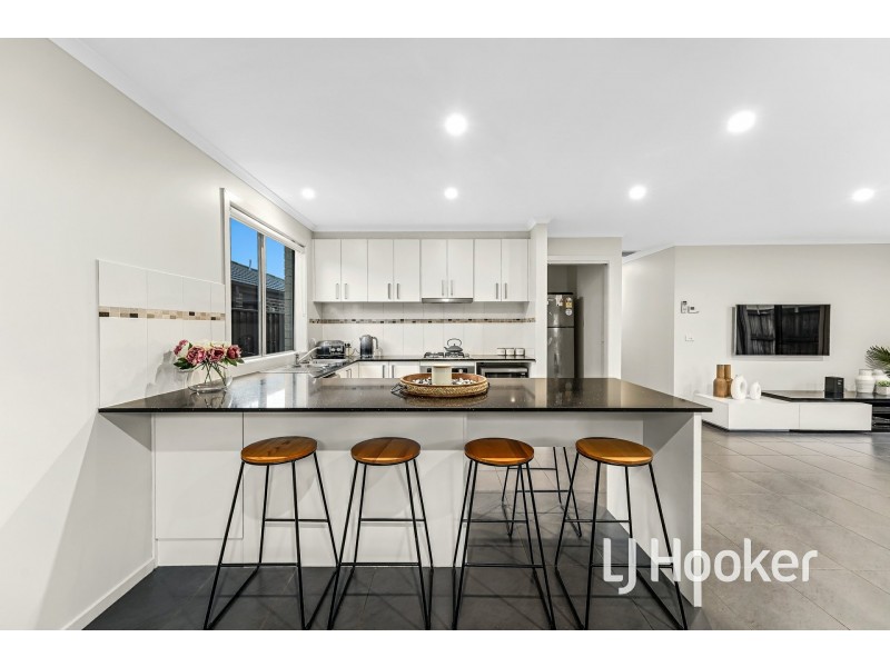 35 George Frederick Road, Cranbourne West VIC 3977
