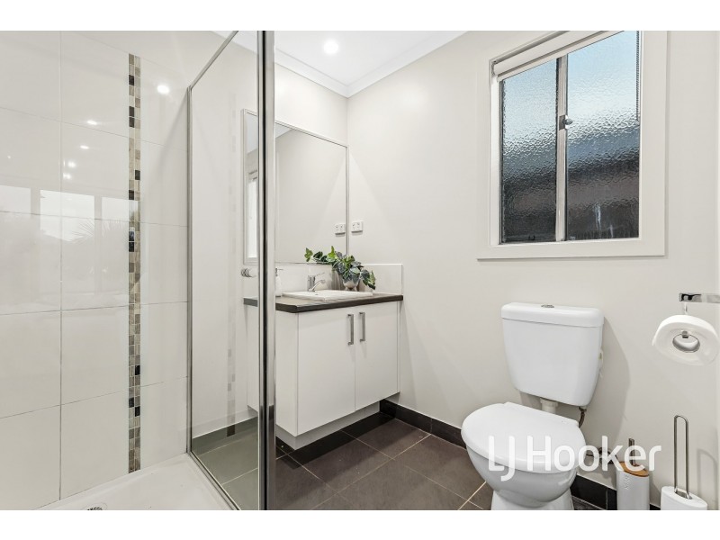 35 George Frederick Road, Cranbourne West VIC 3977