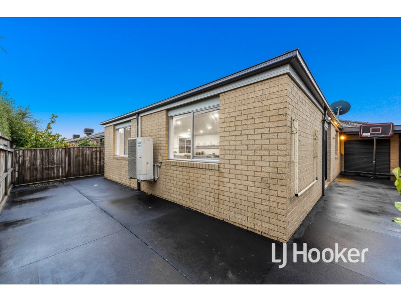35 George Frederick Road, Cranbourne West VIC 3977
