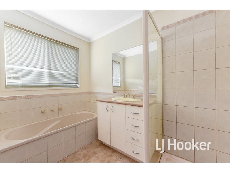 46 Bates Street, Cranbourne West VIC 3977